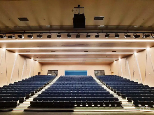 学校大会堂环境