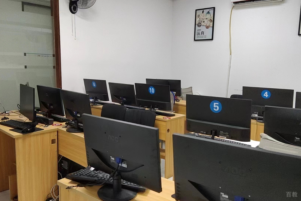 学生电脑房环境