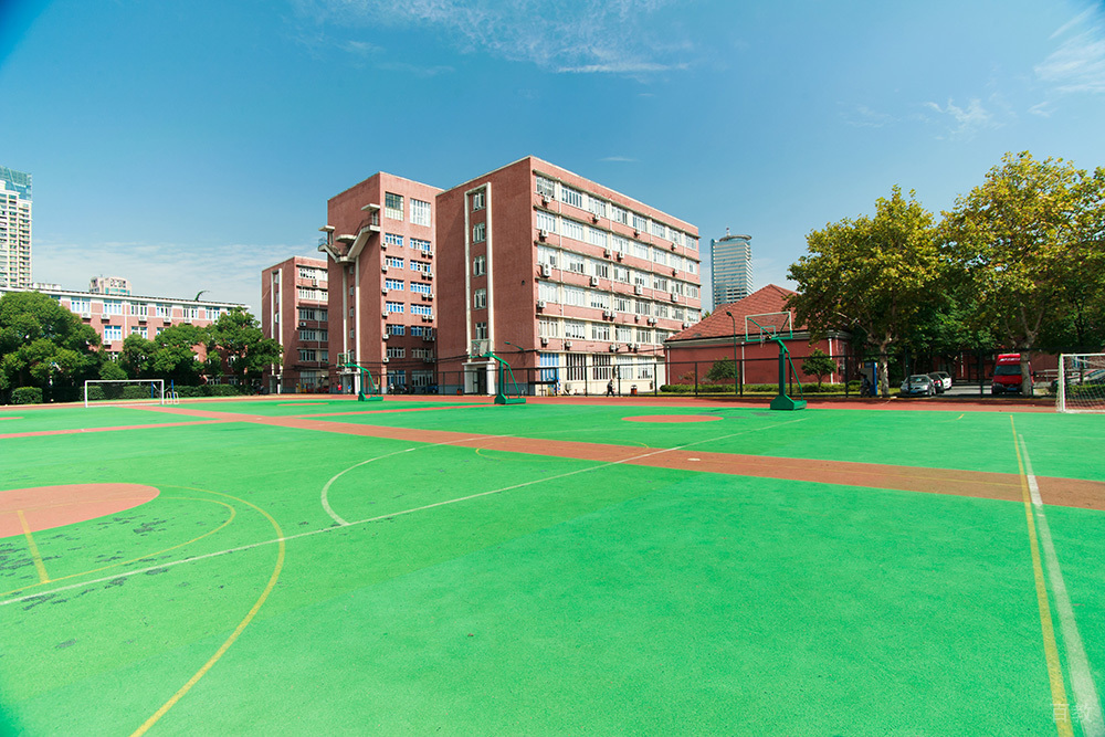 学校操场环境