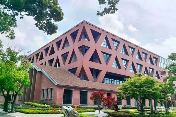 学校建筑环境