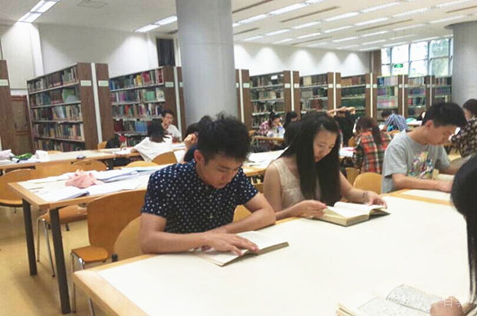 图书馆环境