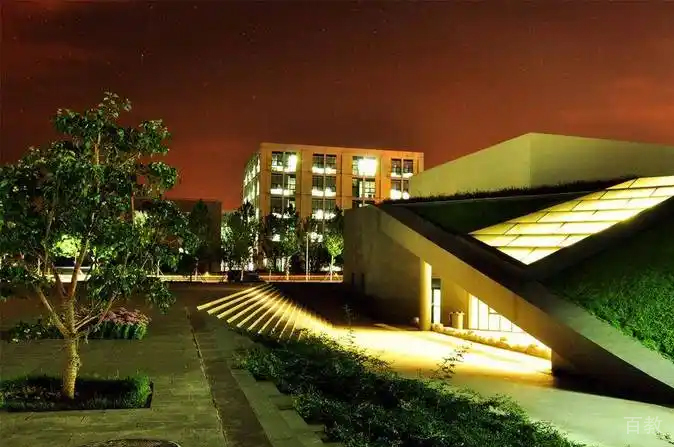 校园夜景环境