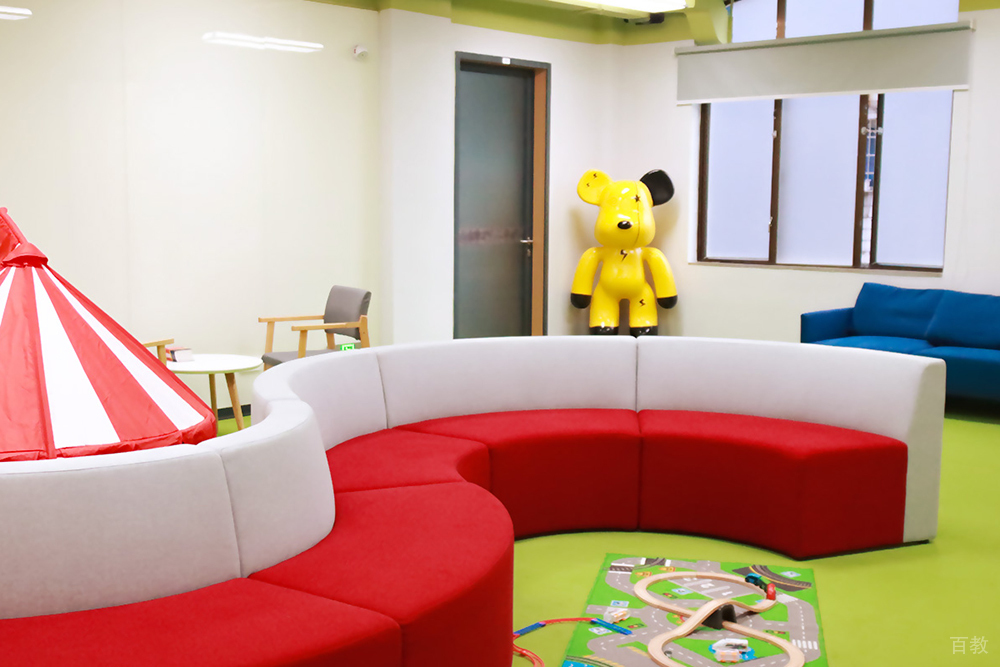 学校休闲区环境图片
