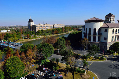 学校全景