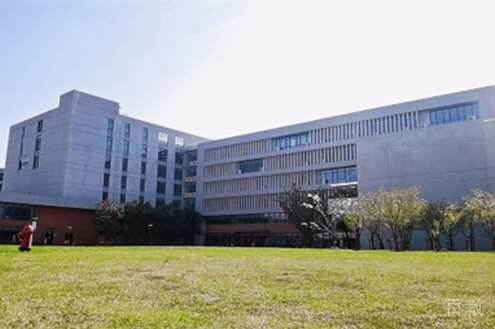 学校外景