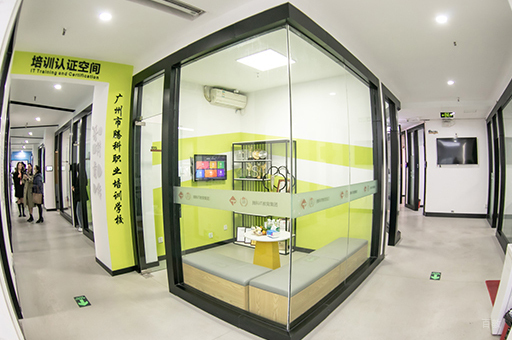 武汉腾科IT教育校区教学环境展示