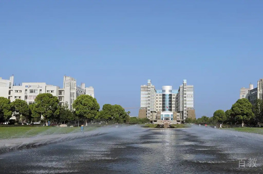 学校广场