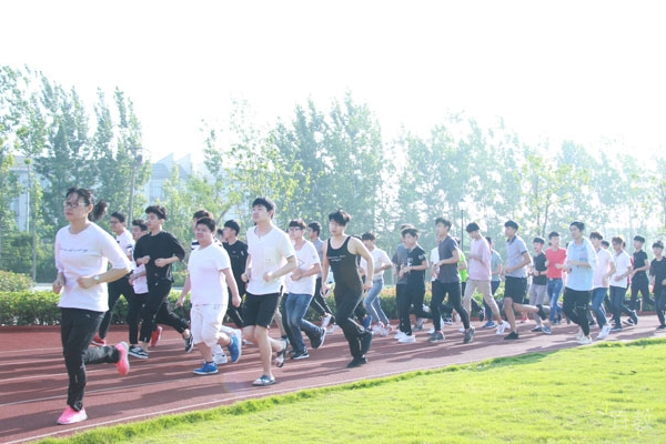 安徽新华电脑专修学院学员活动场景