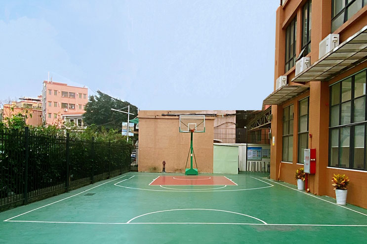 学校操场环境