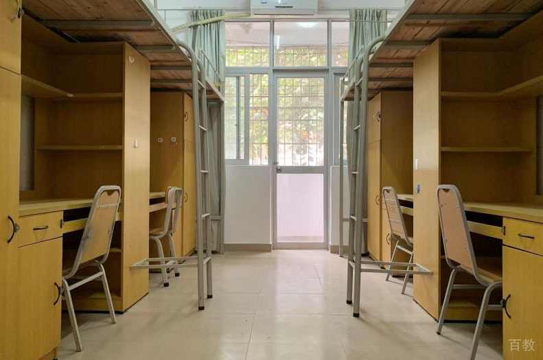 学校宿舍环境