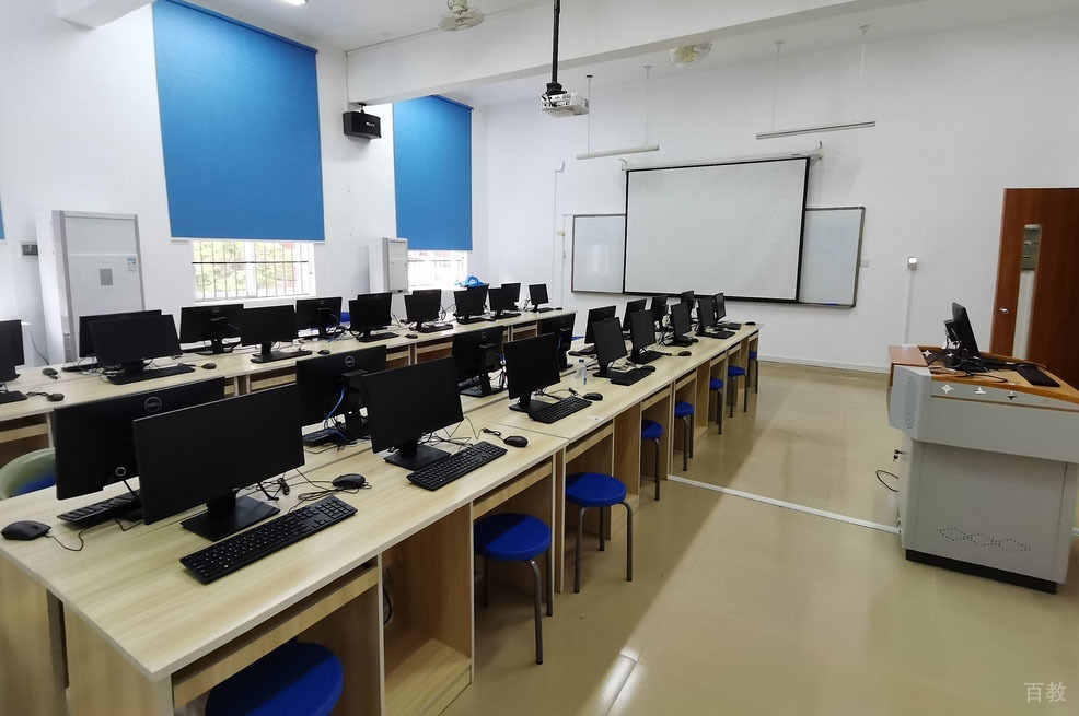 学校电脑室环境