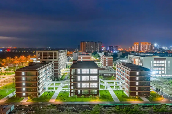 学校夜色环境