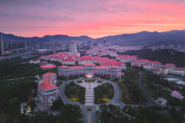 学校晚景环境