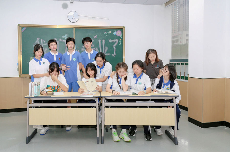 学员合影场景