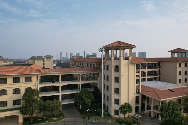 学校一侧环境