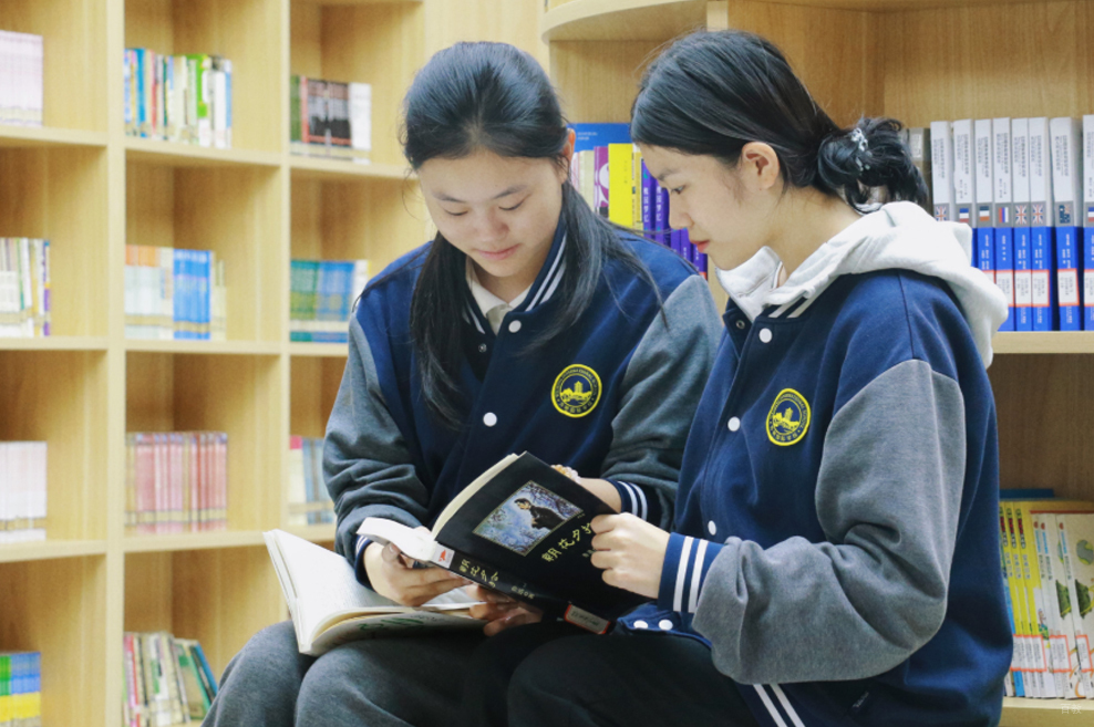 学生互动