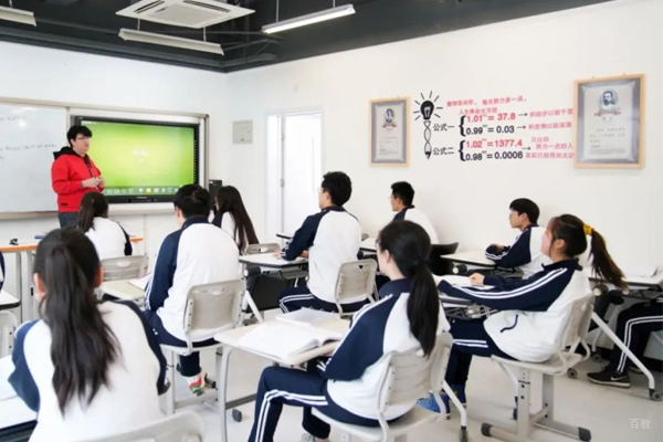 北京四中国际课程佳莲校区学员上课场景展示
