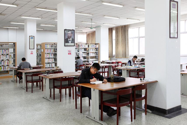 首都经贸大学校区教学环境展示