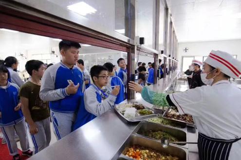 学校食堂
