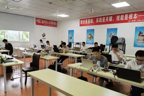 校区教室环境