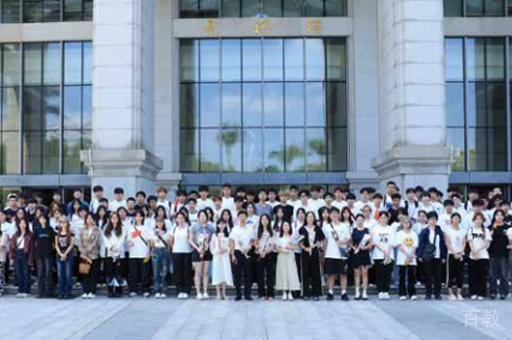 学员老师合照环境