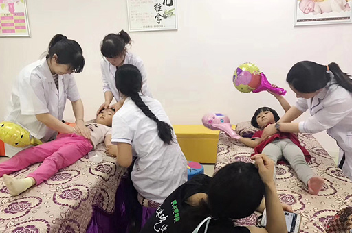 小儿推拿上课环境