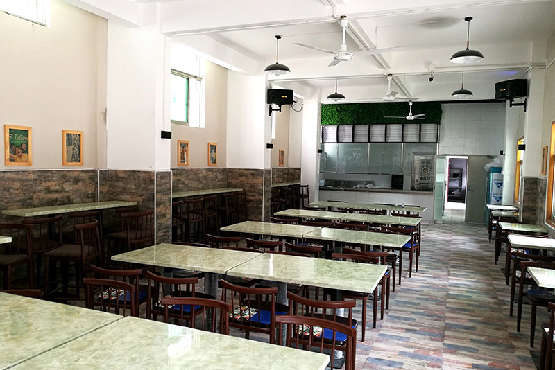 学校食堂环境
