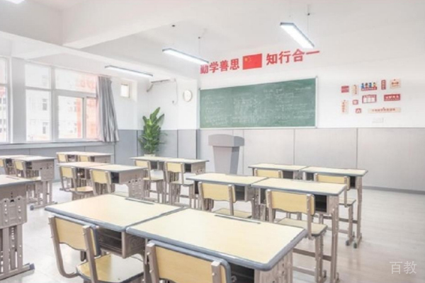 武汉襄阳四中复读班校区教室环境展示