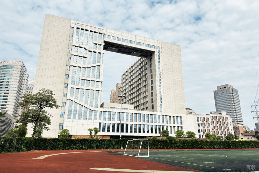 学校操场环境