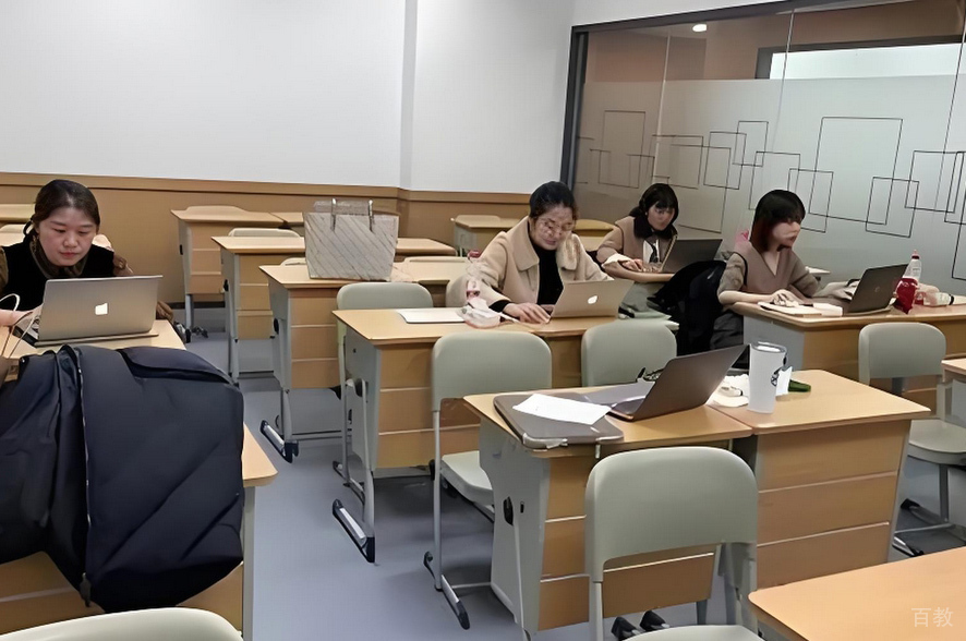 学员自习场景