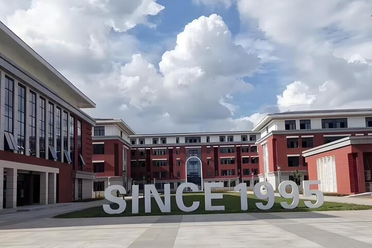学校大门