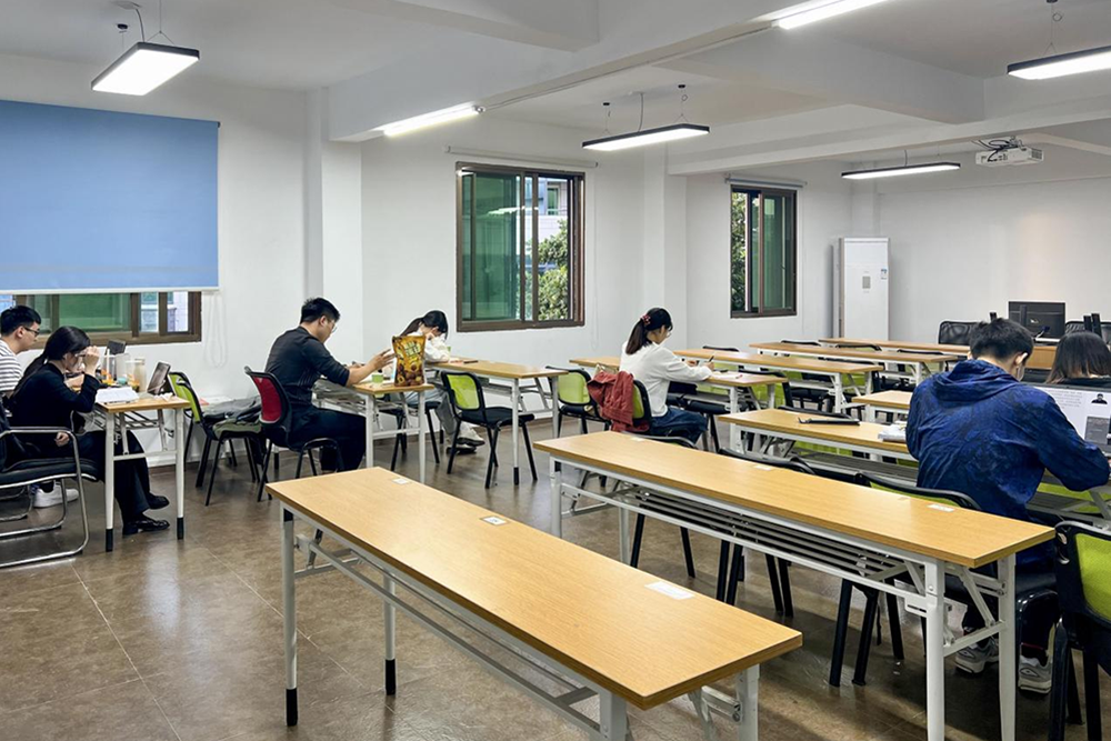 学生上课场景相册