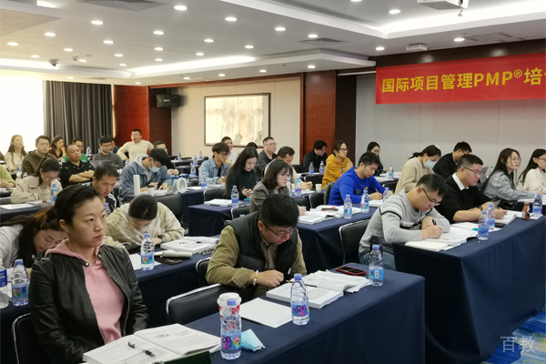 世纪卓越培训校区学员学习场景展示