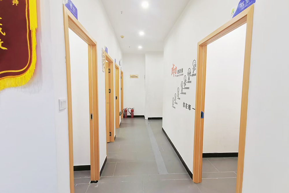 教室门口走道环境