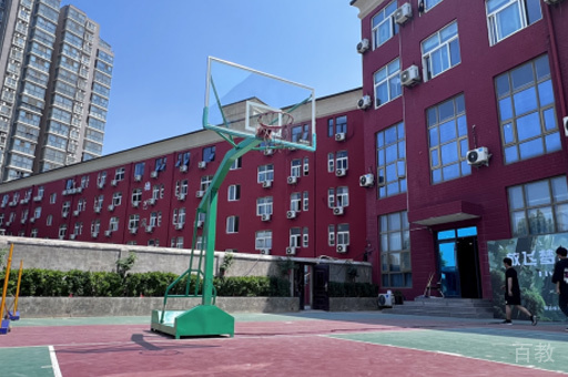 篮球场环境