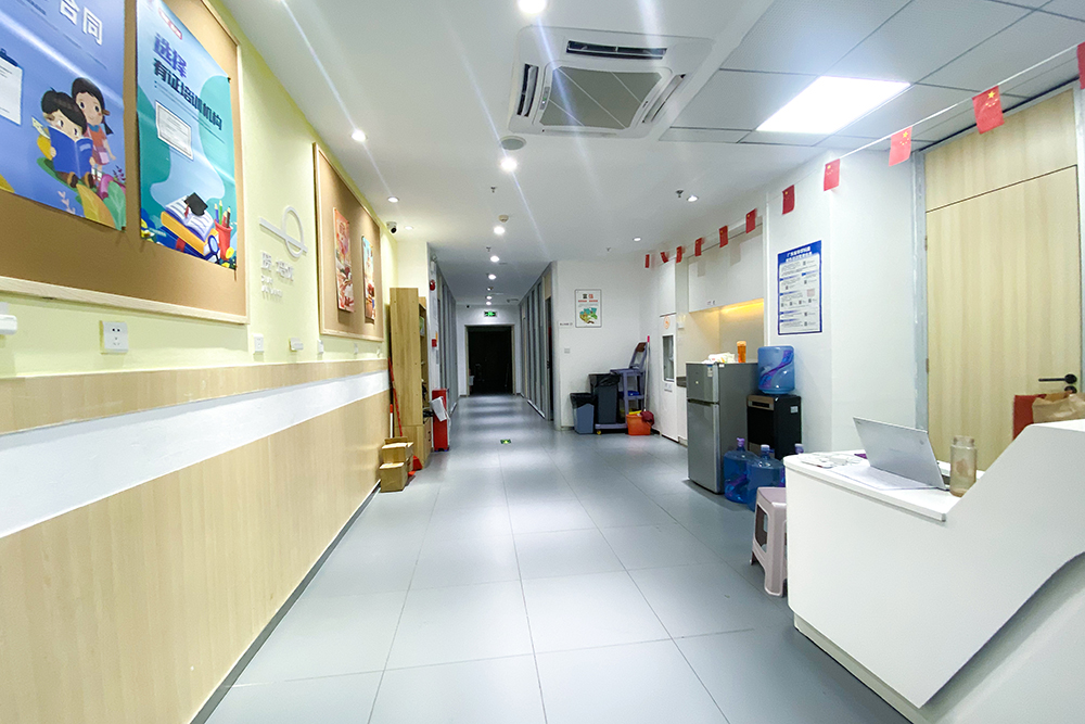 校区大厅一角环境