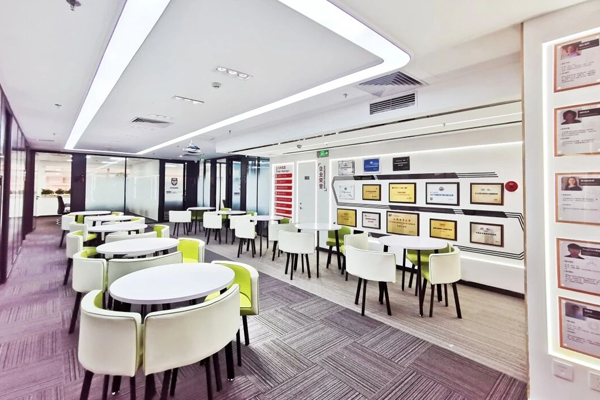 武汉托普仕留学校区教学环境展示