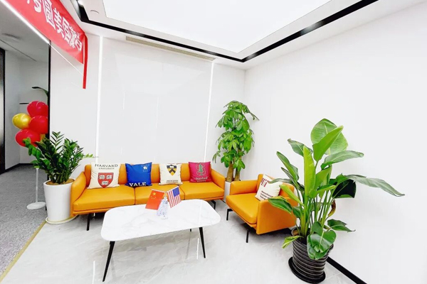 武汉托普仕留学接待区环境展示