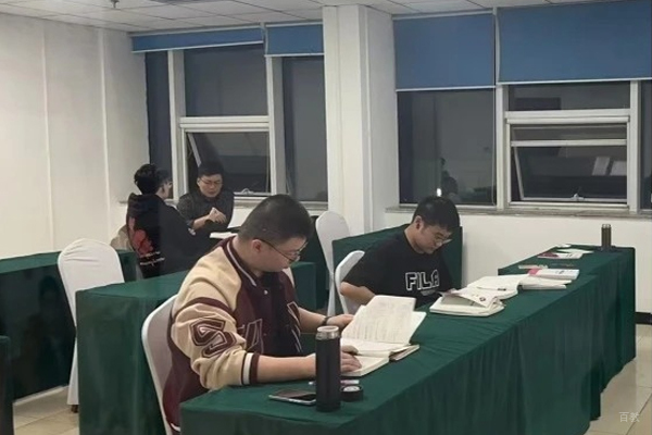 81之家军队文职课堂场景展示