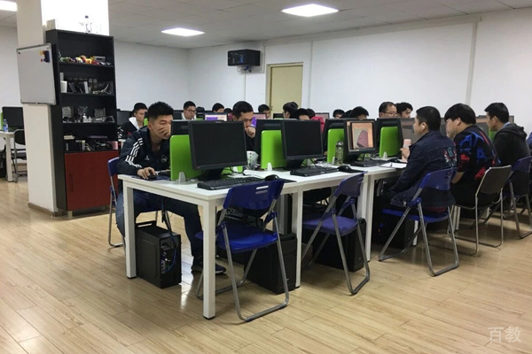 武汉欧凡技术培训中心校区学员学习场景展示