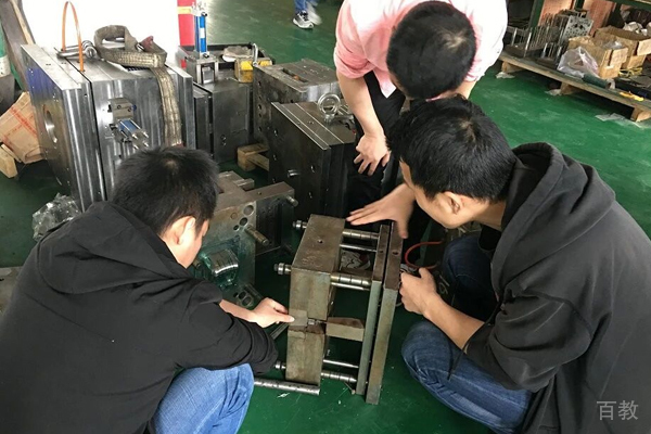 武汉欧凡技术培训中心校区学员学习场景展示