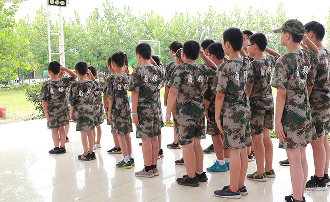 学员告别