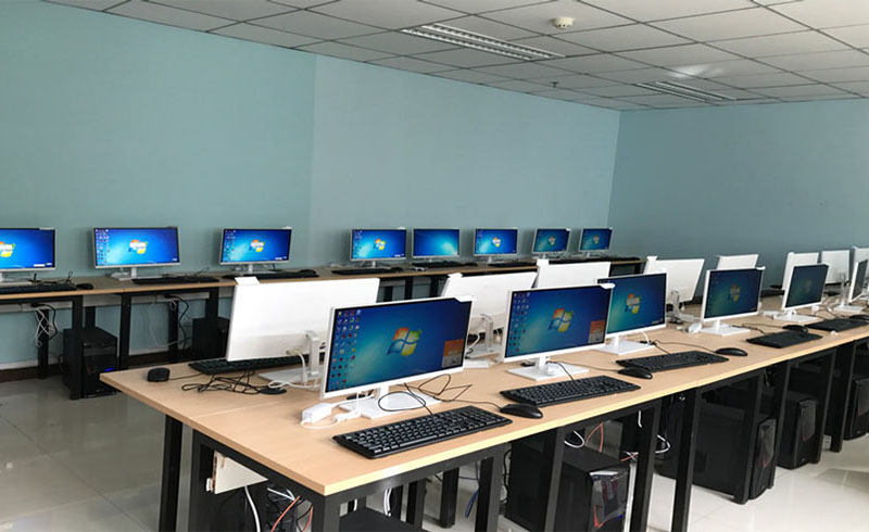 电脑培训室